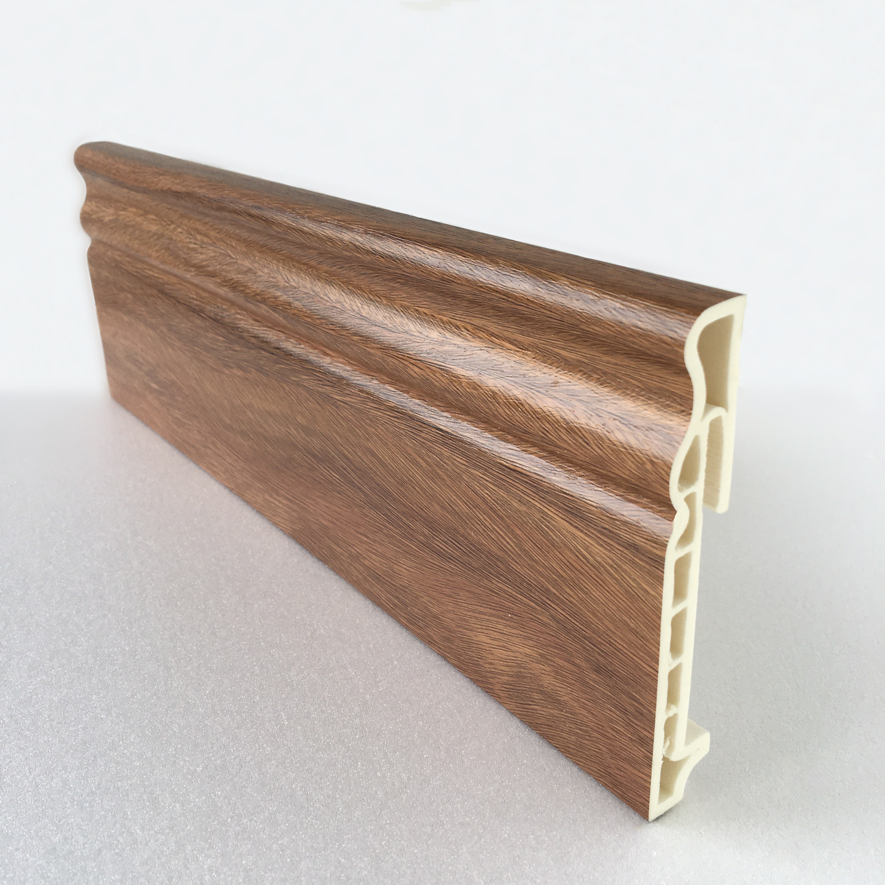 Напольный плинтус  Сандаловое дерево 100мм DEKOR PANEL DP045