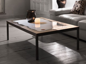 Журнальный столик из фаянса и нержавеющей стали