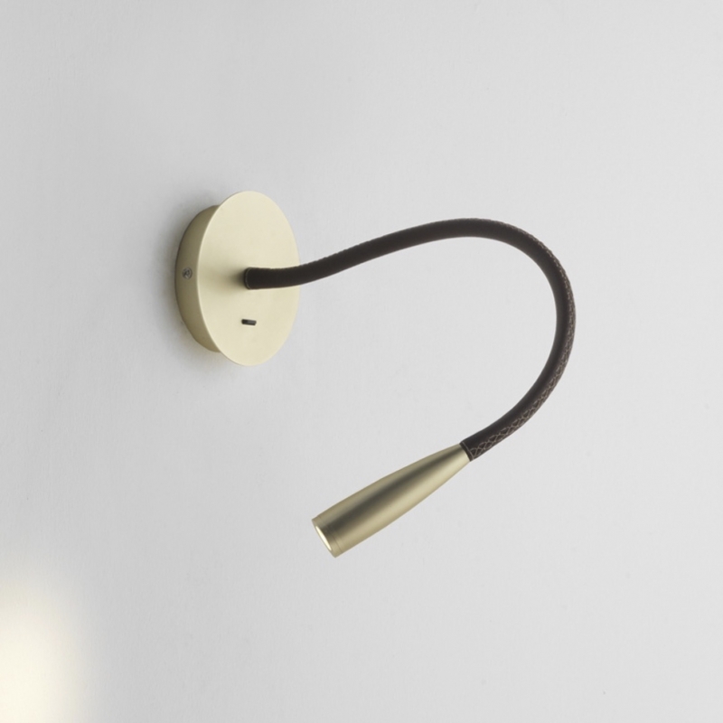 085316 Бра латунь - темно-коричневая кожа Aromas del Campo Flexi Leather 