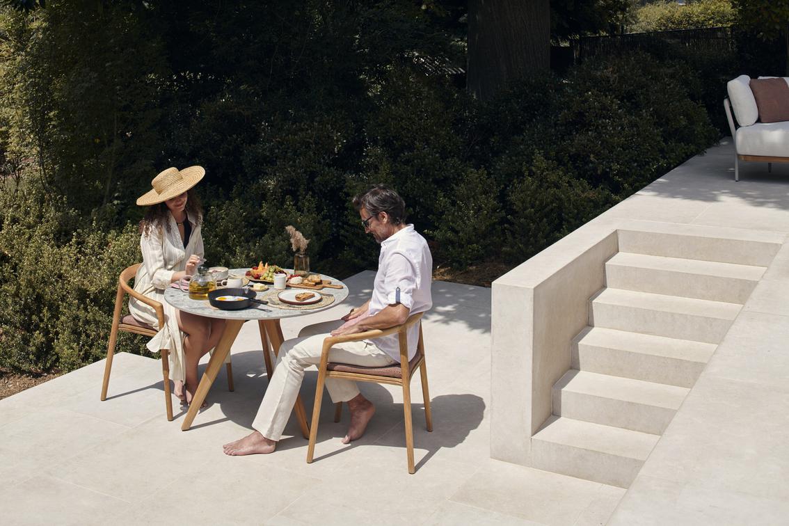 MNST975 Обеденный стол teak nero ⌀148см Manutti Torsa - Вид №8