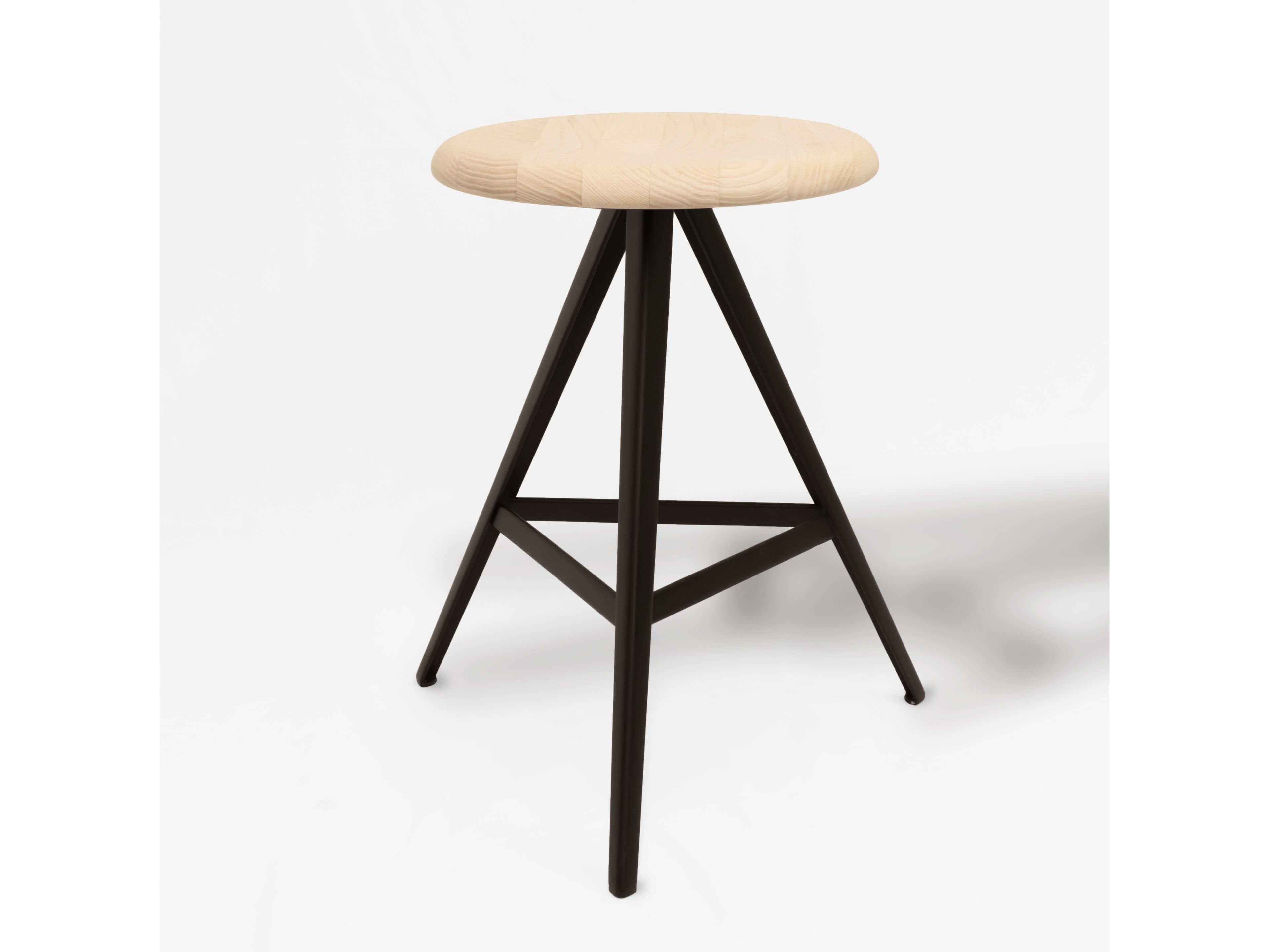 Низкий табурет из ясеня с подставкой для ног TrabA' TrabA ' - Limited Edition ARCH-00118780