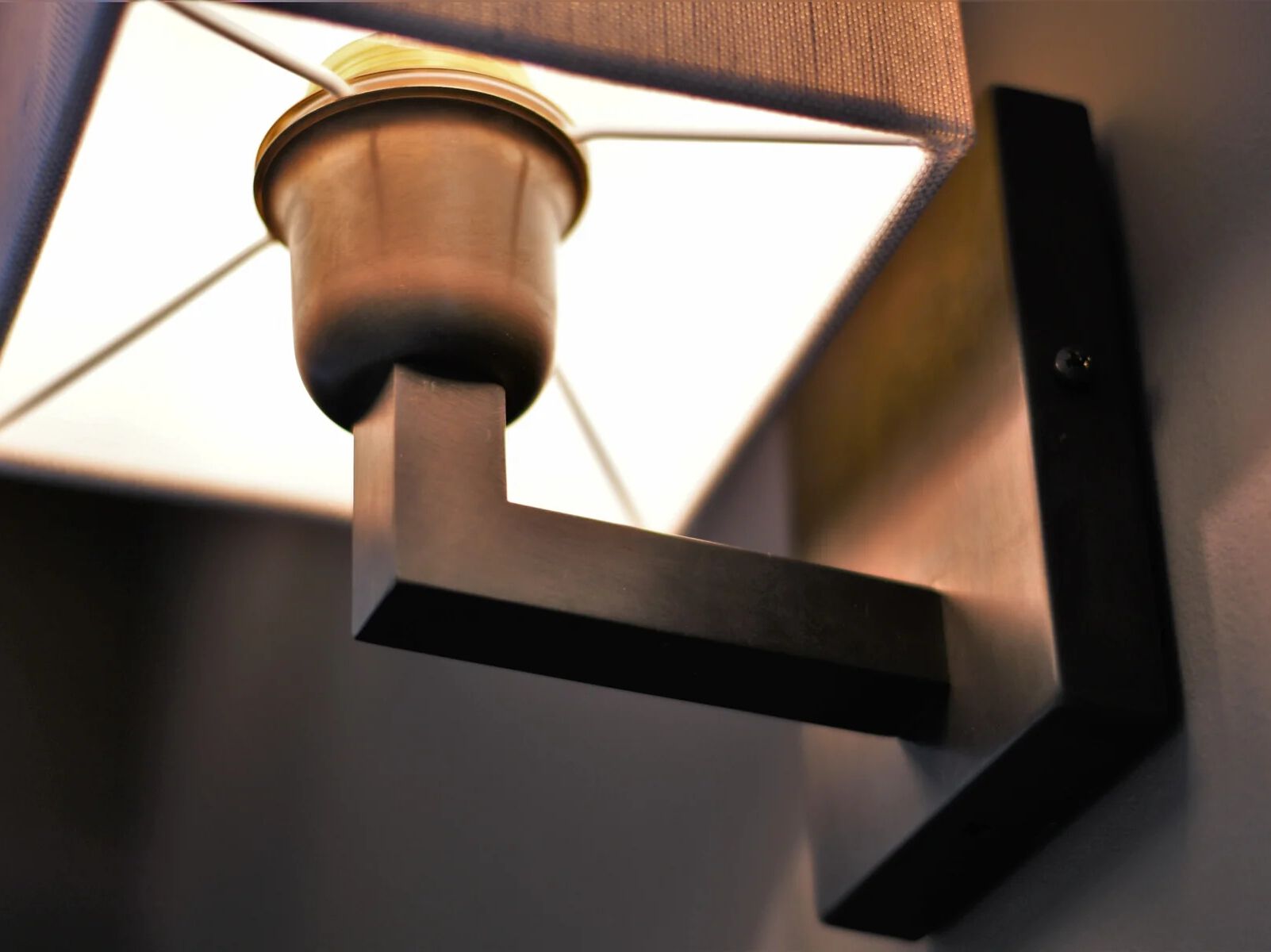 Латунный настенный светильник Authentage Lighting Sévère ARCH-00123619 - Вид №2