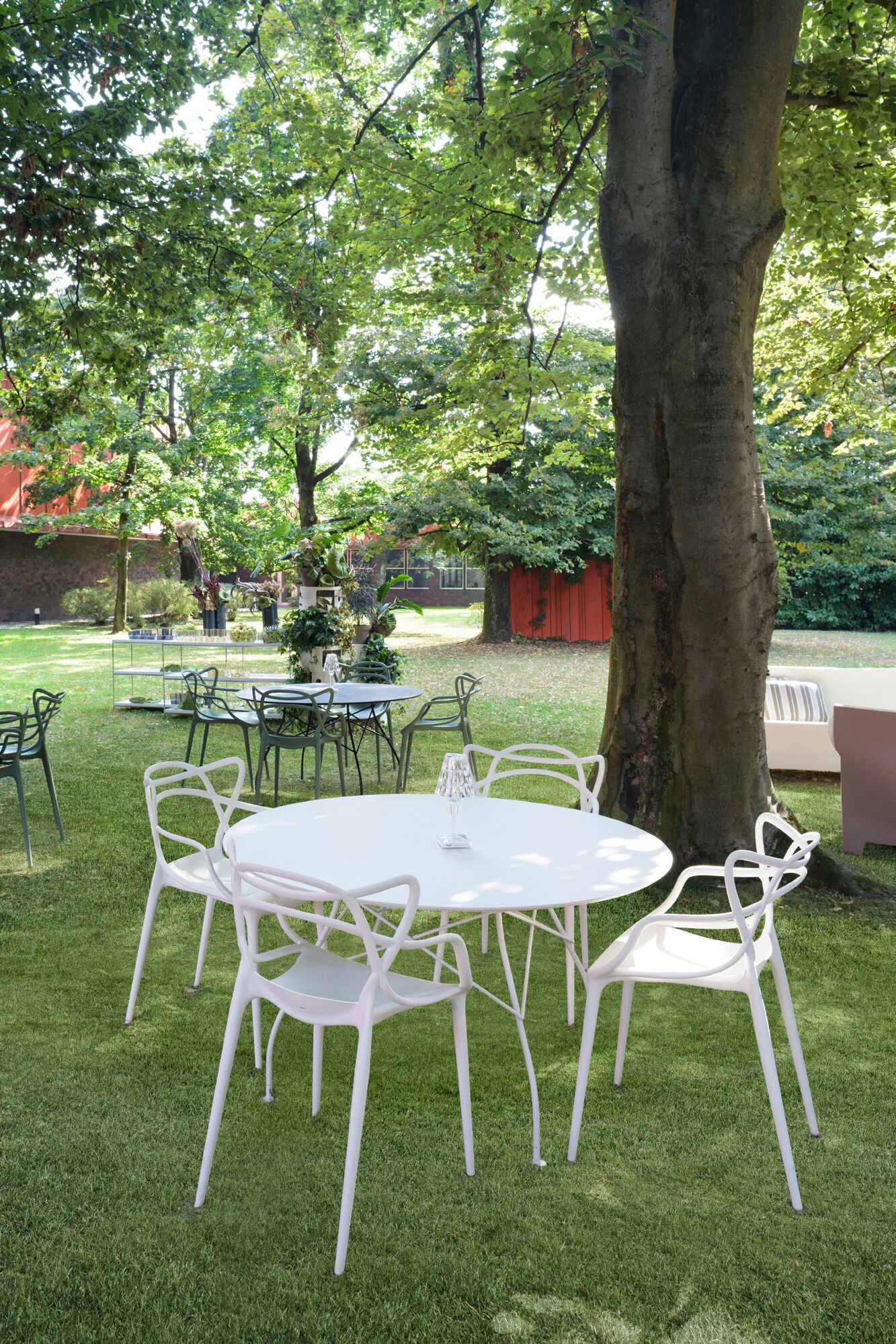 Круглый садовый стол со стальным основанием и столешницей из керамогранита Kartell GLOSSY ARCH-00030876 - Вид №6