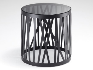 Круглый стол из стали и стекла