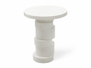 Высокий круглый деревянный журнальный столик