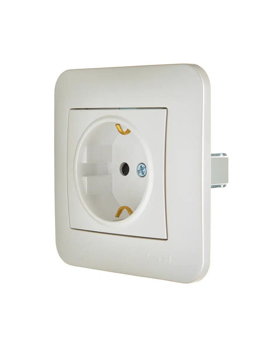 ASTI Розетка с защитой от детей ПБТ жемчужно-белый перламутр LEZARD 7081-3030-124B - Вид №3
