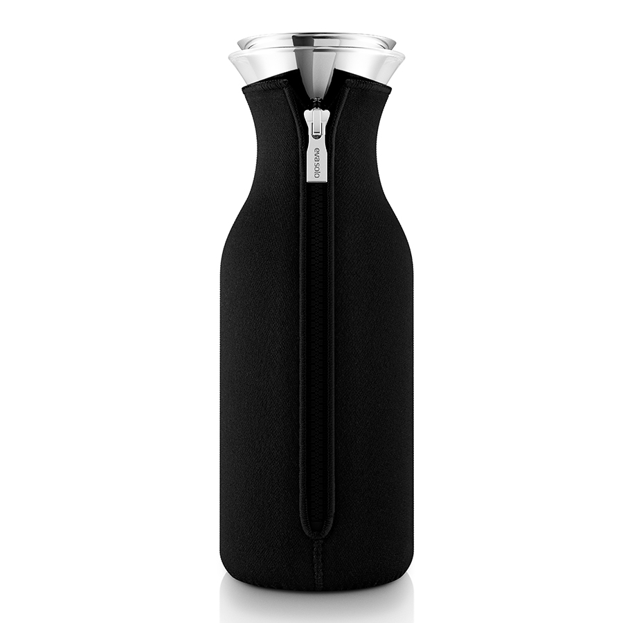 567972 Графин fridge в неопреновом текстурном чехле, 1 л, черный Eva Solo 