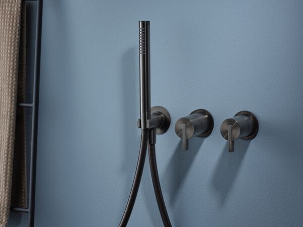 Однорычажный смеситель для ванны из нержавеющей стали с ручным душем Ritmonio Dot316 Round ARCH-00047398 - Вид №1