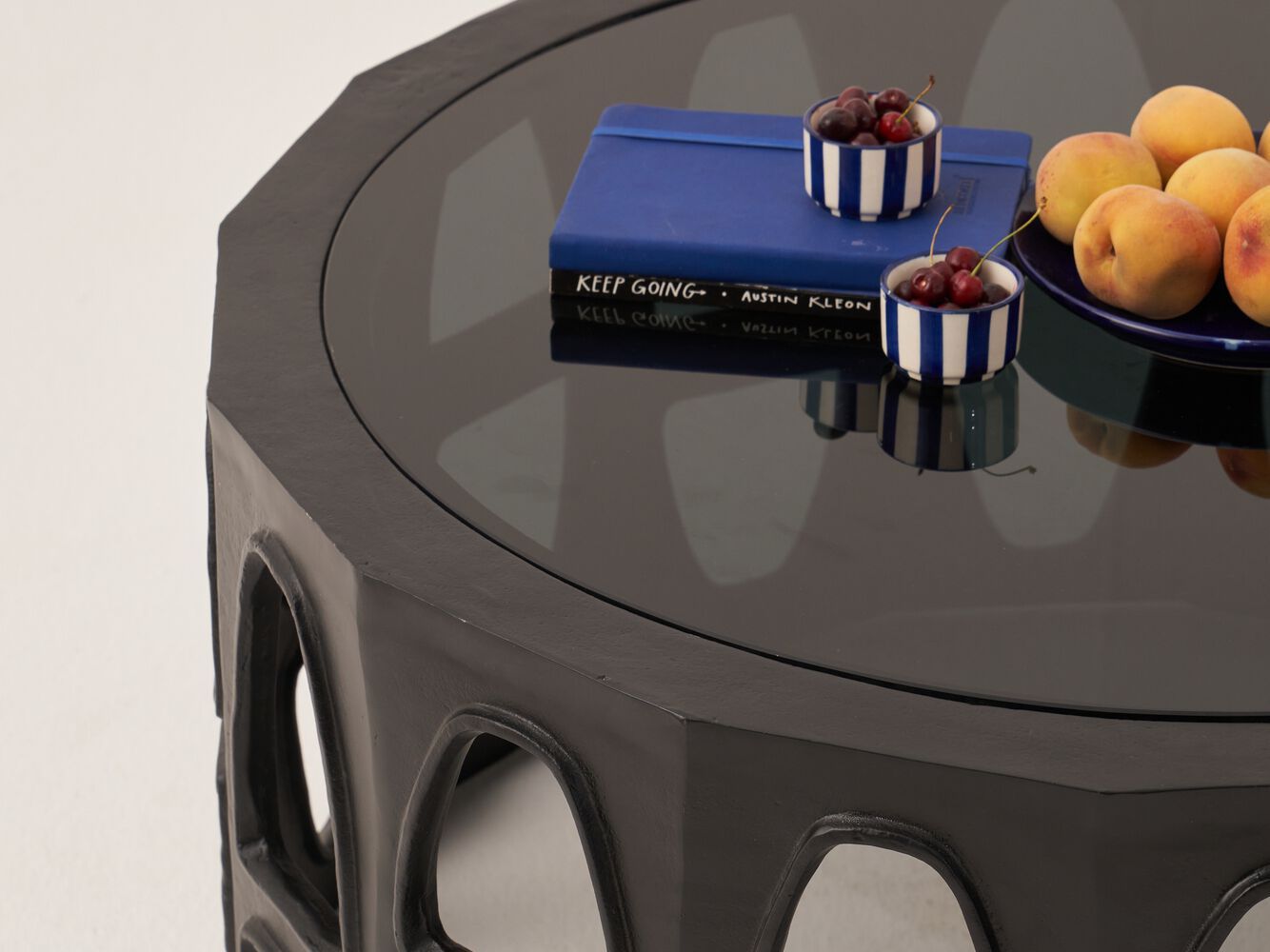 Круглый журнальный столик из алюминия и стекла LO Contemporary COLOSSEUM ARCH-00074219 - Вид №3