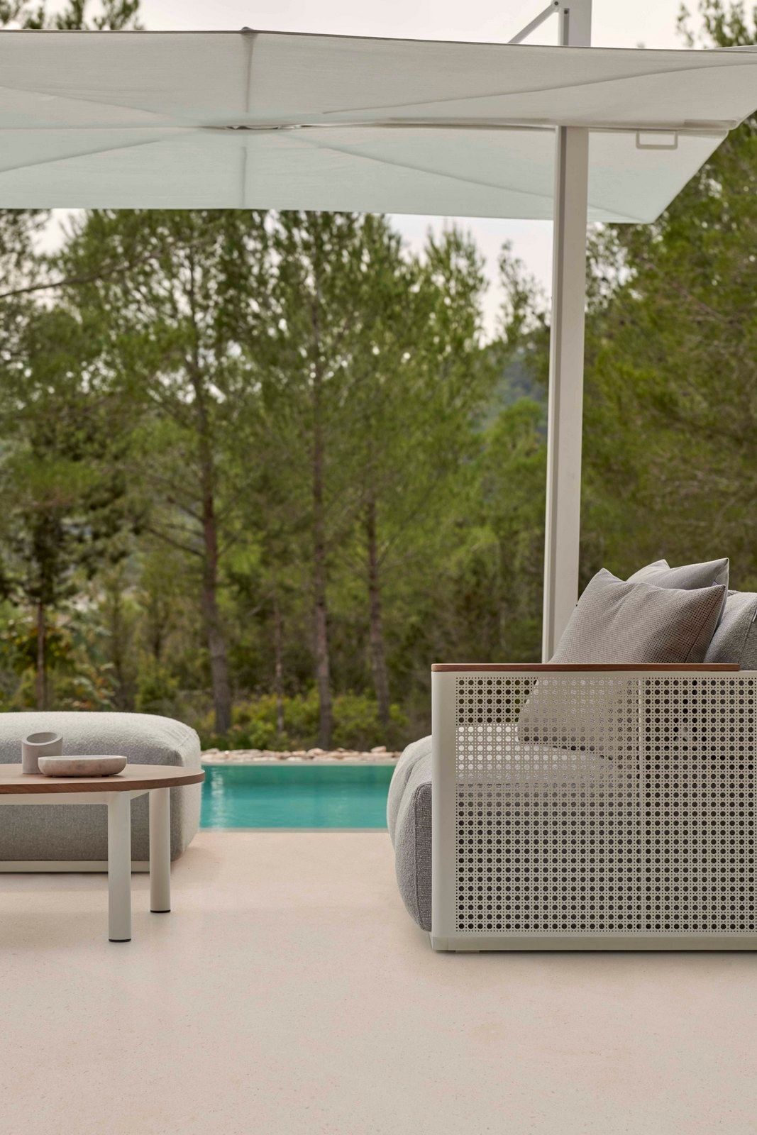 Фарфоровый круглый садовый столик GANDIABLASCO Bosc ARCH-00123172 - Вид №2