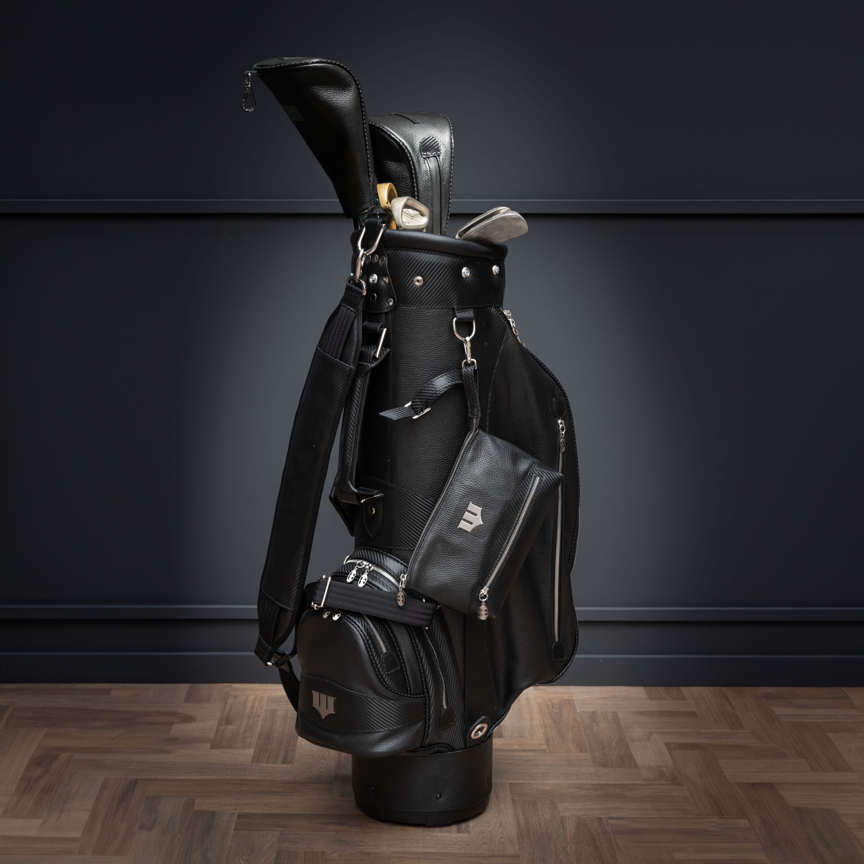 Кожаная сумка для гольфа Wayne Enterprises Home Collection Golf Collection ARCH-00005162