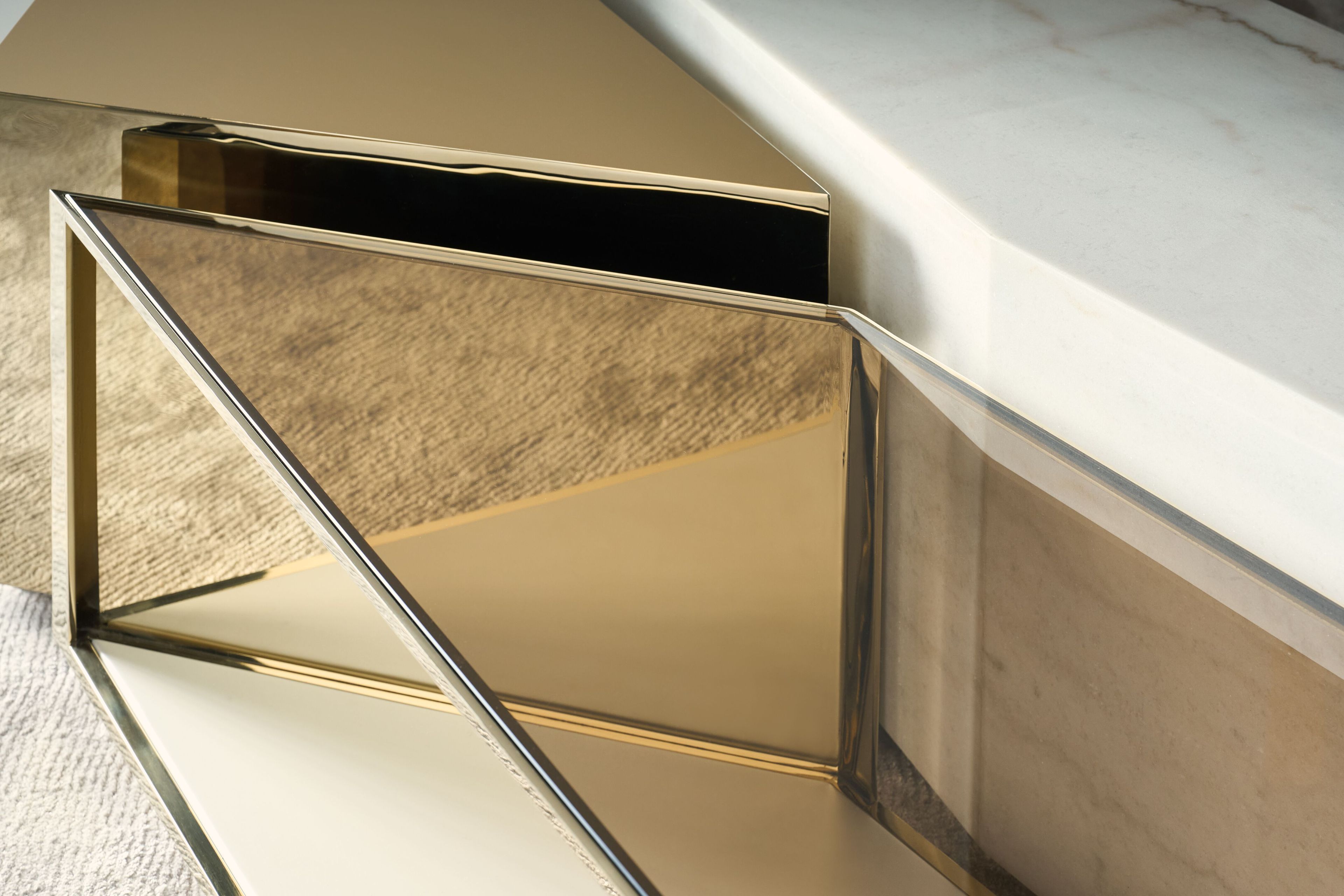 Металлический и стеклянный журнальный столик Caracole REFRACTION ARCH-00147559 - Вид №1