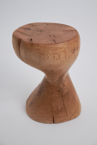 Журнальный столик из грецкого ореха