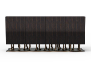 Деревянный шкаф с распашными дверями