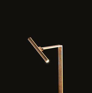 Регулируемая латунная напольная лампа