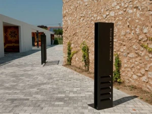 CYRIA Двусторонний тотем Corten ™