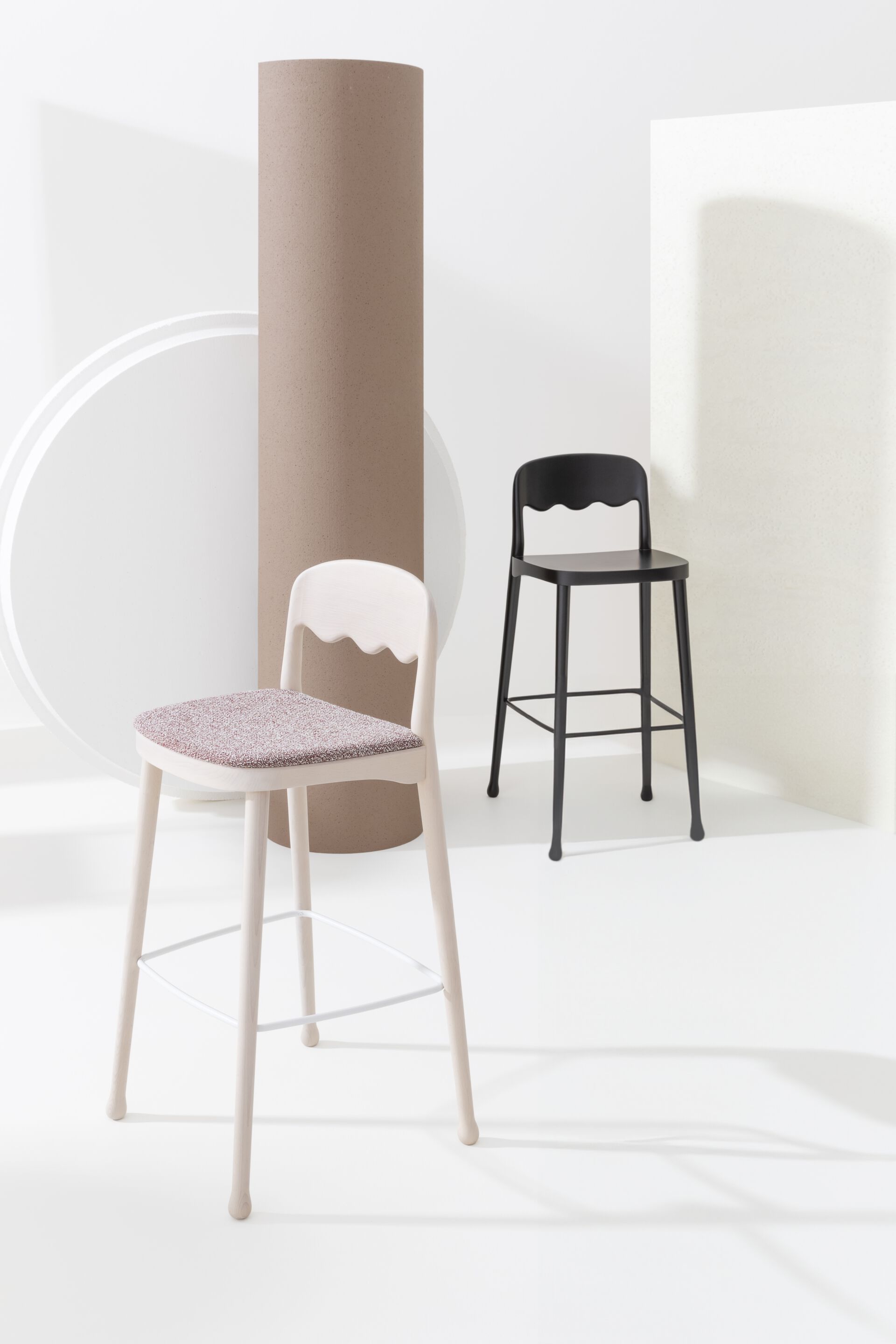 Высокий стул из ясеня со спинкой с мягким сиденьем Billiani Frisée ARCH-00051173 - Вид №1