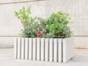 Плантатор из армированного волокном бетона