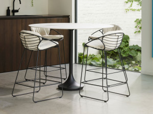 Высокий круглый стол в Xeramica