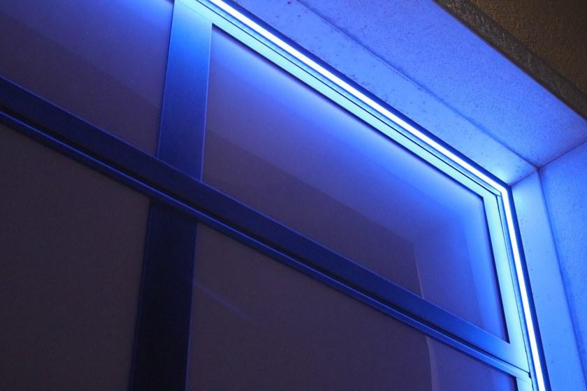 Breda Линейный световой профиль для секционных ворот sun-id-1434399 - Вид №4