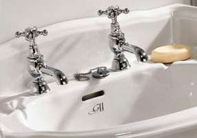 Gentry Home Смеситель для раковины мостик на 2 отверстия 200мм Mayfair Темный никель GH100657 - Вид №1