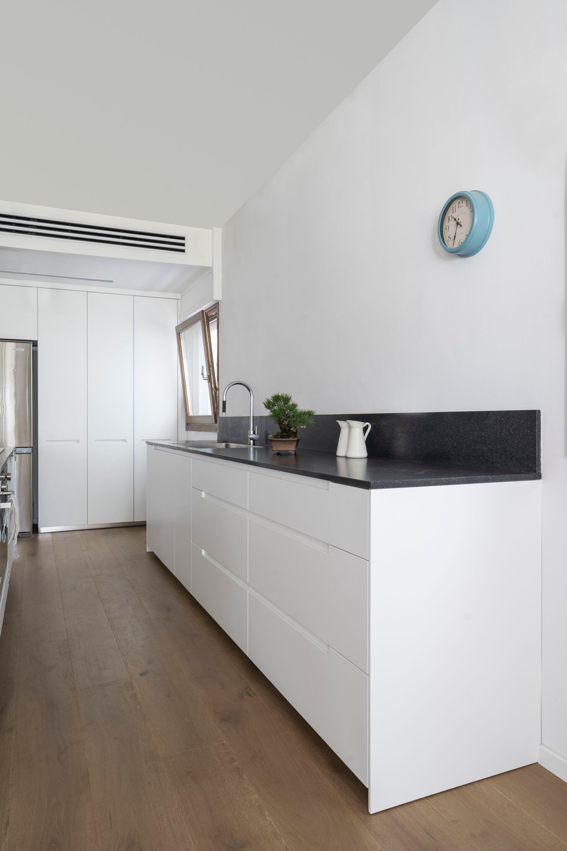 Линейная кухня с островом TM Italia Cucine Miuccia ARCH-00110469 - Вид №3