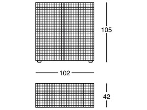 Деревянный шкаф с распашными дверцами