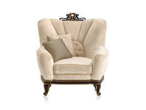 Тканевое кресло с подлокотниками