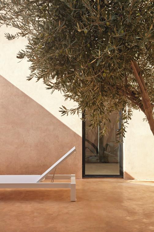 MNST197 Шезлонг лава f10 текстиль черный Manutti Fuse - Вид №1