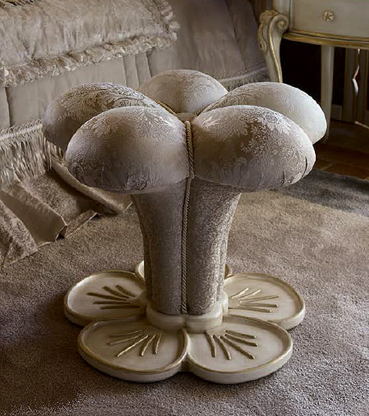 Пуф NARCISO VOLPI 1154 Classic