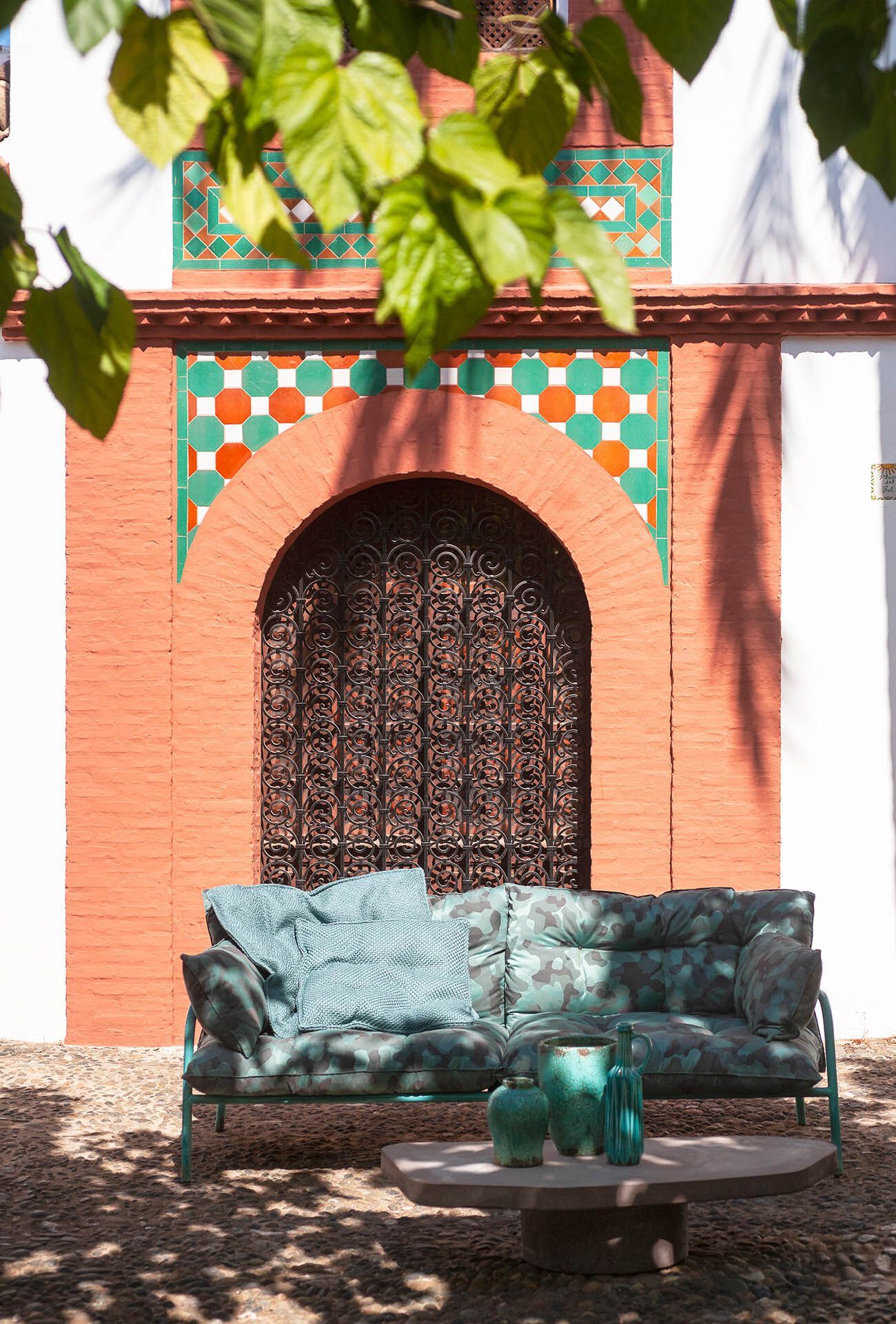 2-местный тканевый садовый диван Baxter Elephant ARCH-00006371 - Вид №1