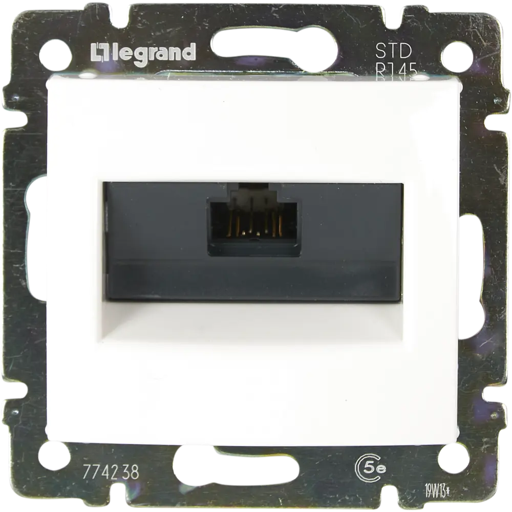 Розетка компьютерная Legrand RJ45 для сетевых подключений 82380089