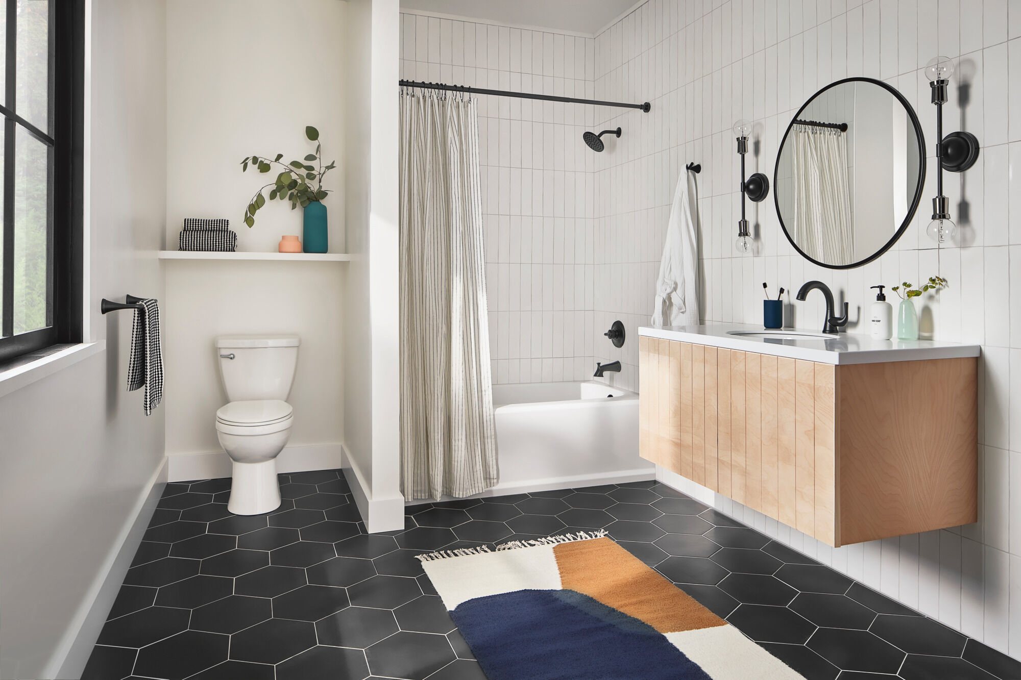 73318-BL Полотенцесушитель Delta Faucet Kayra Матовый черный - Вид №1