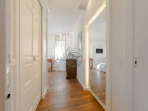 GH LAZZERINI Гардеробная из массива дерева на заказ