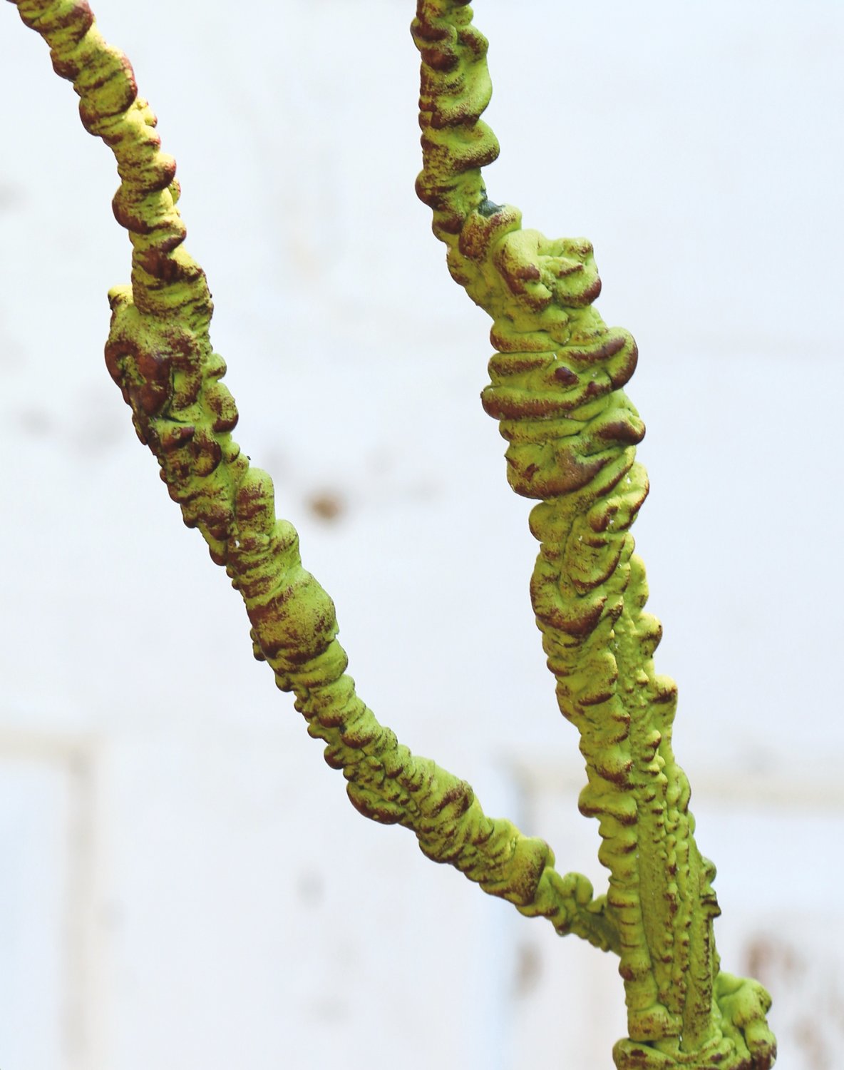 3399 883 a3 Искусственная декоративная веточка, 110 см, зеленая H-andreas  - Вид №1