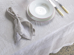 Льняная скатерть