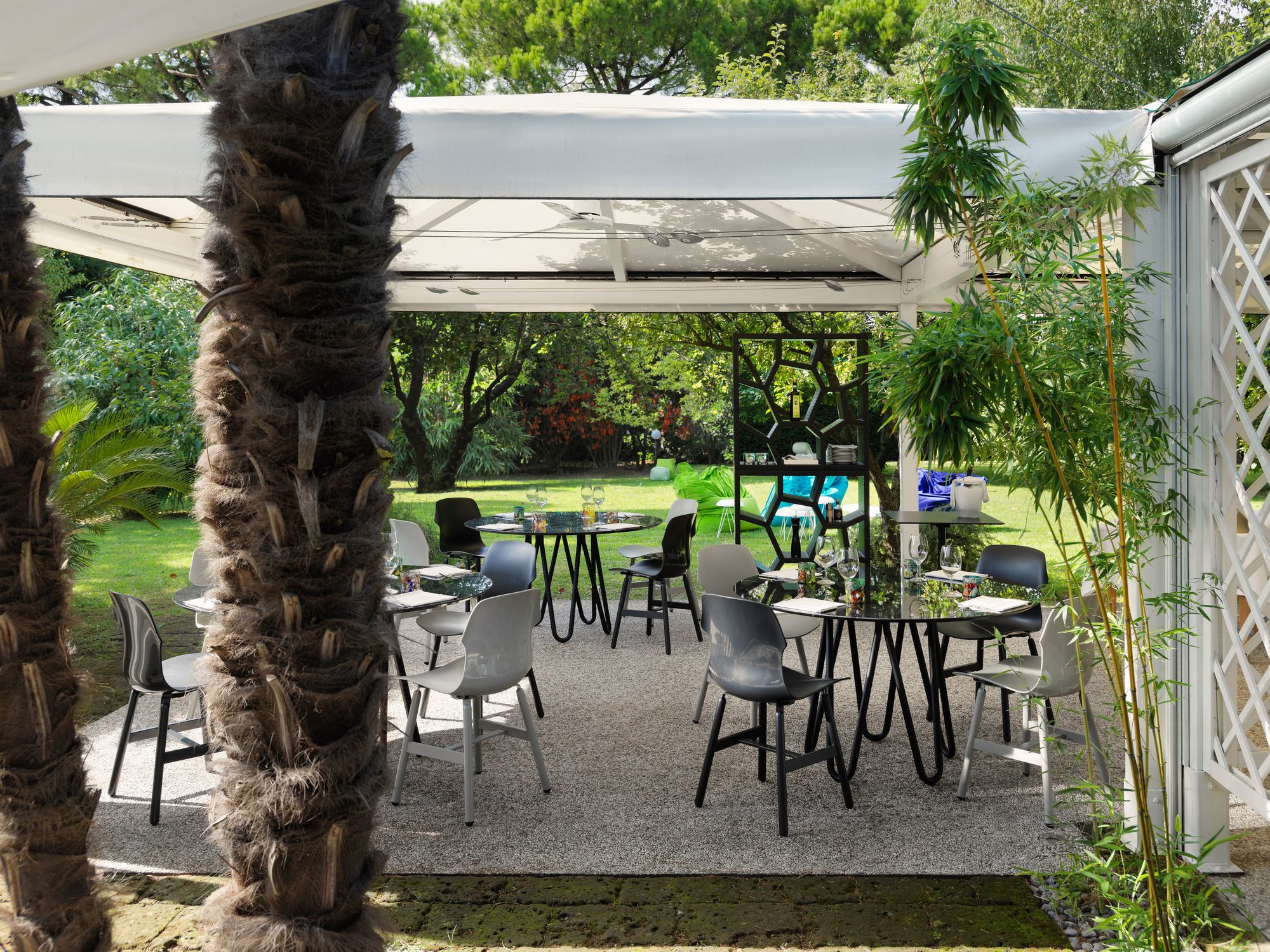 Круглый стол из металла и мрамора Casamania & Horm Медузы ARCH-00139632 - Вид №5