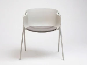 ONDARRETA Стул из полипропилена с подлокотниками со встроенной подушкой Bai