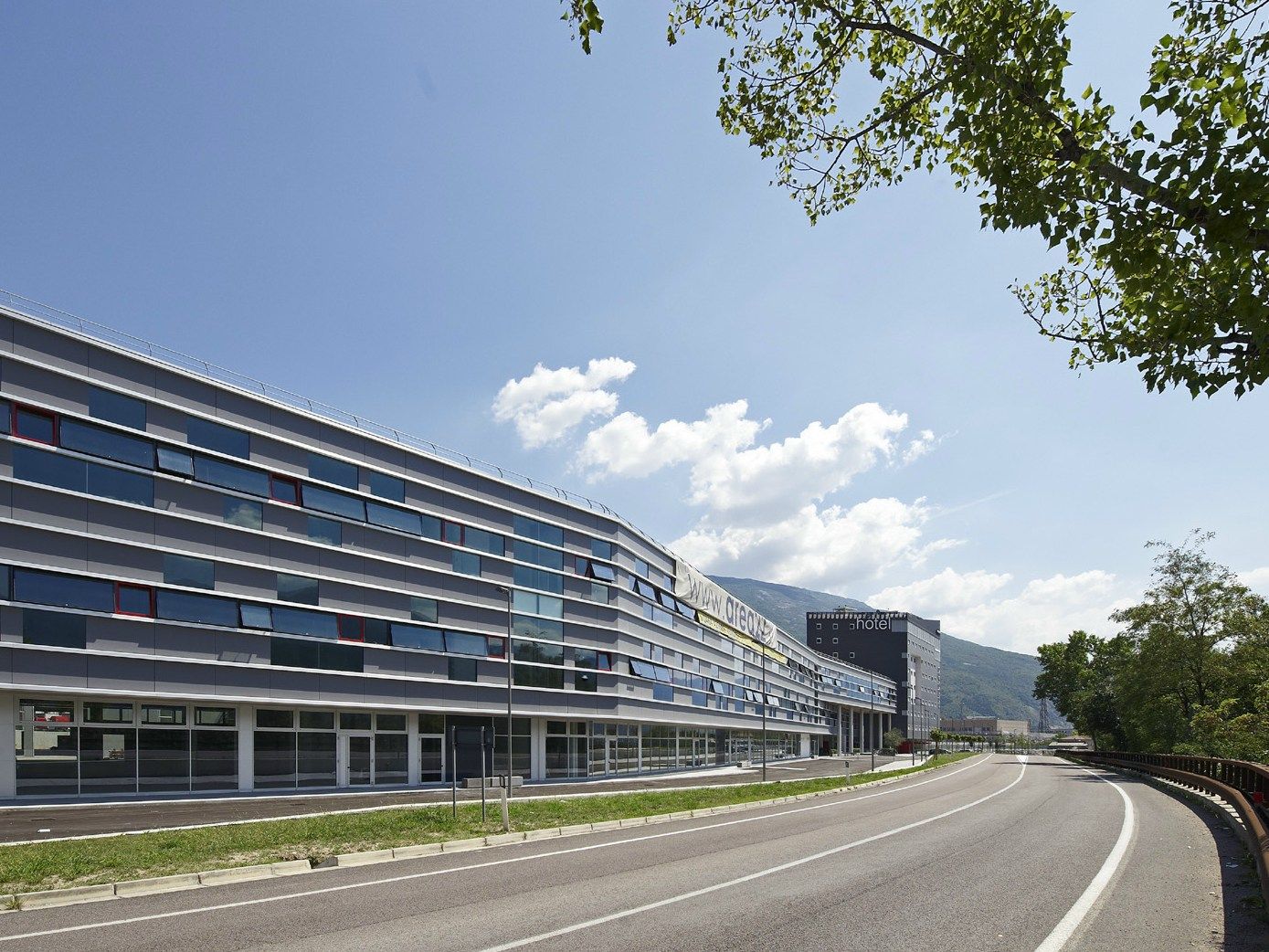 Вентилируемый фасад SWISSPEARL Swisspearl® ARCH-00108950 - Вид №57