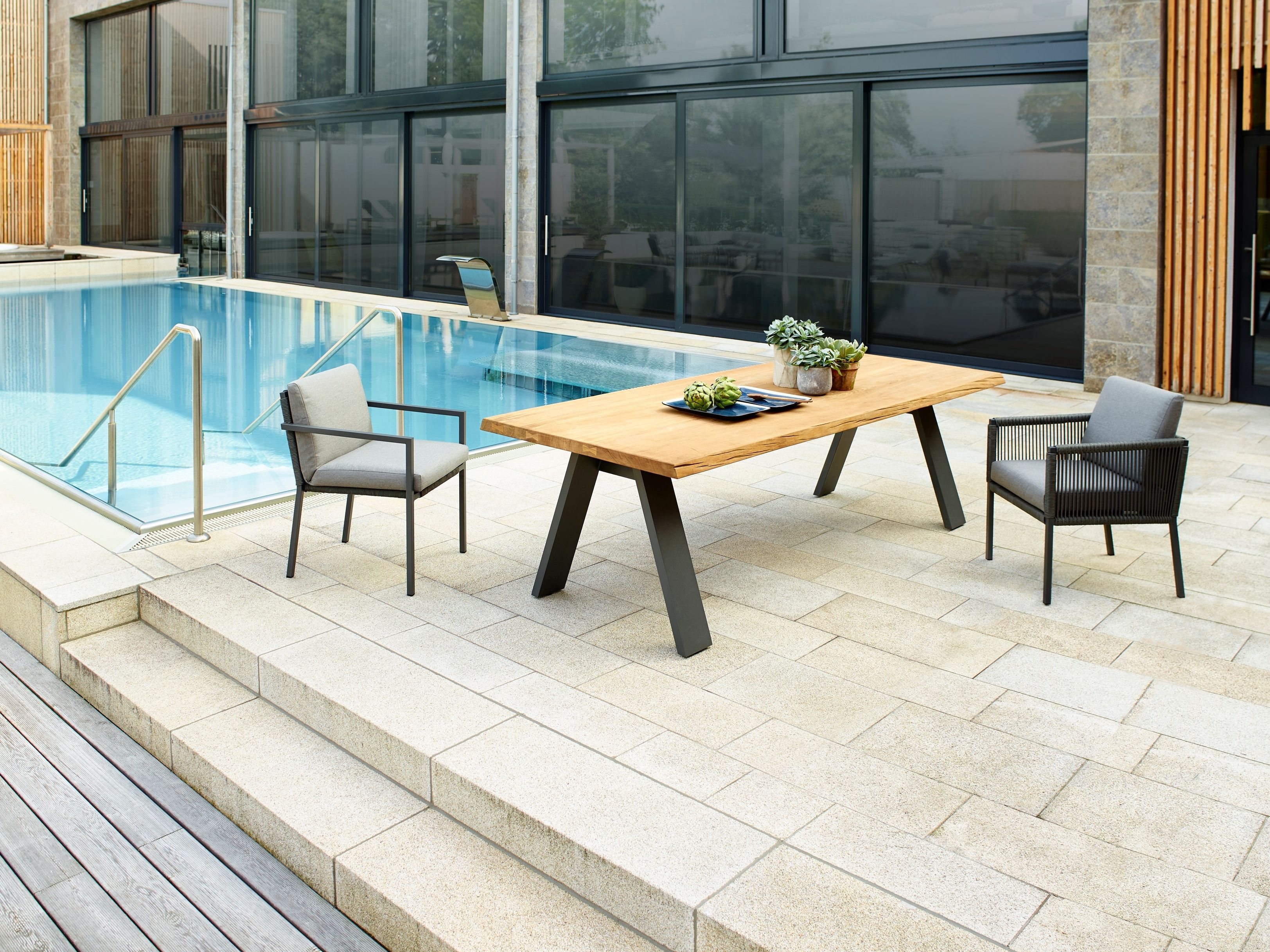 Прямоугольный садовый стол из тикового дерева solpuri Timber ARCH-00061931 - Вид №1