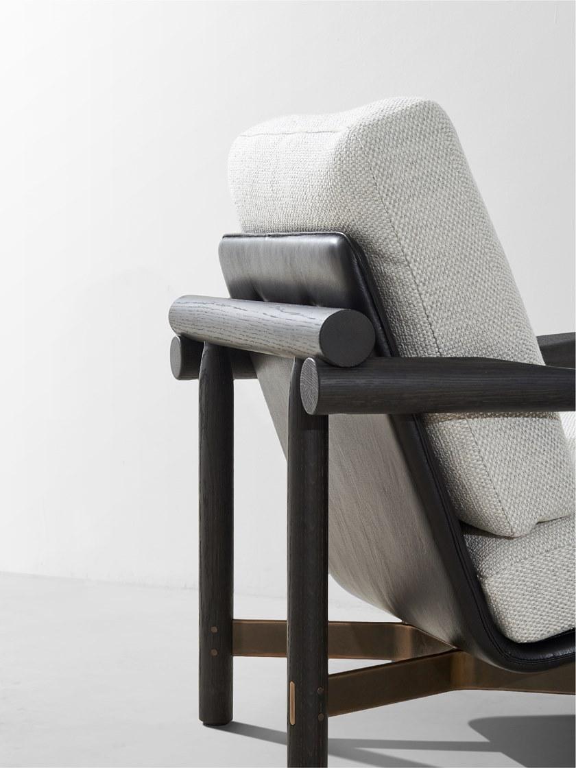 District Eight Кресло из дерева с подлокотниками Stilt M2016-a  - Вид №4