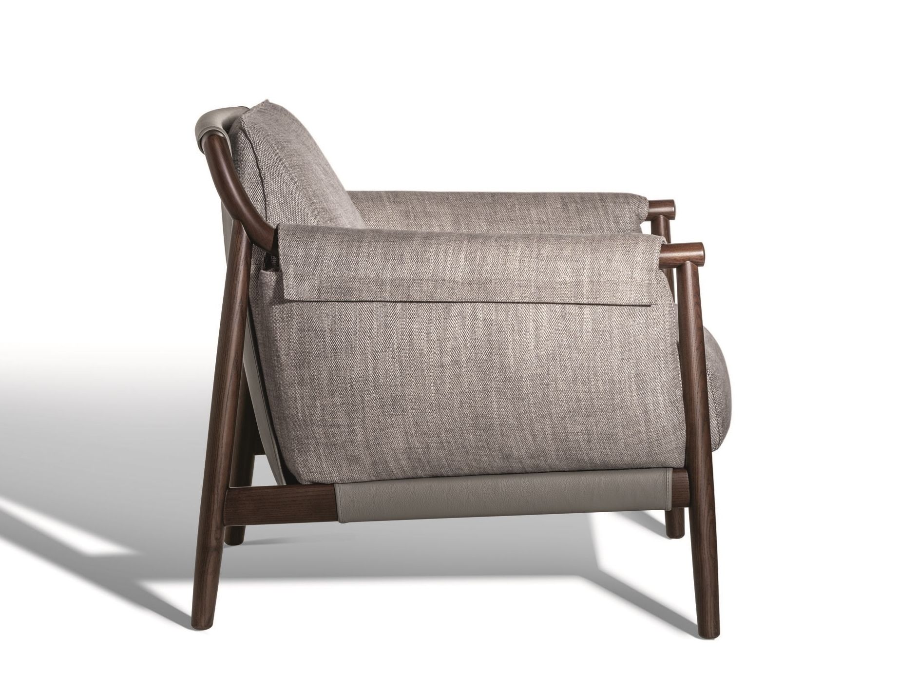 Тканевое кресло с подлокотниками Poltrona Frau коллекция-диваны и кресла ARCH-00103196