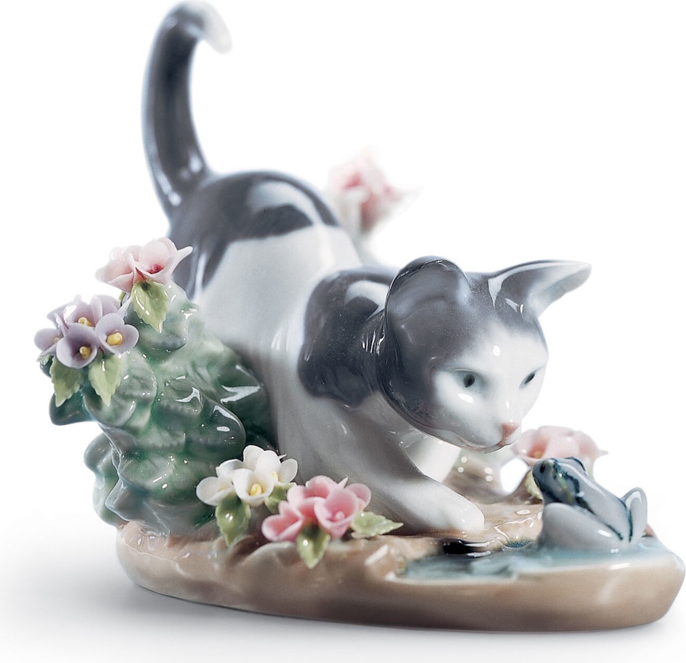 10668956 LLADRO Фигурка Lladro "Котенок и лягушка" 12x9см Фарфор Lladró 