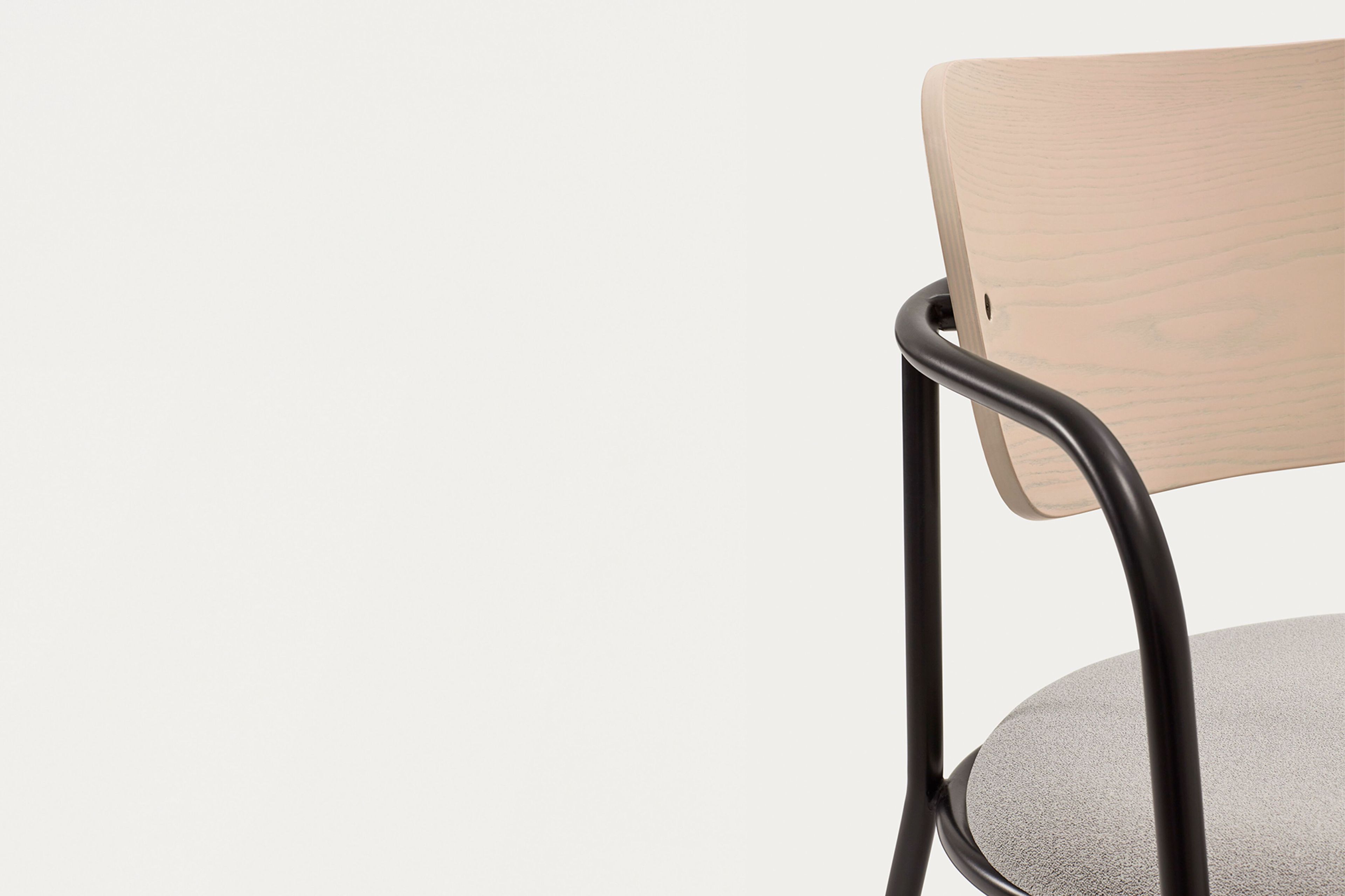 Металлический стул с мягким сиденьем TEULAT Eclipse ARCH-00024919 - Вид №4