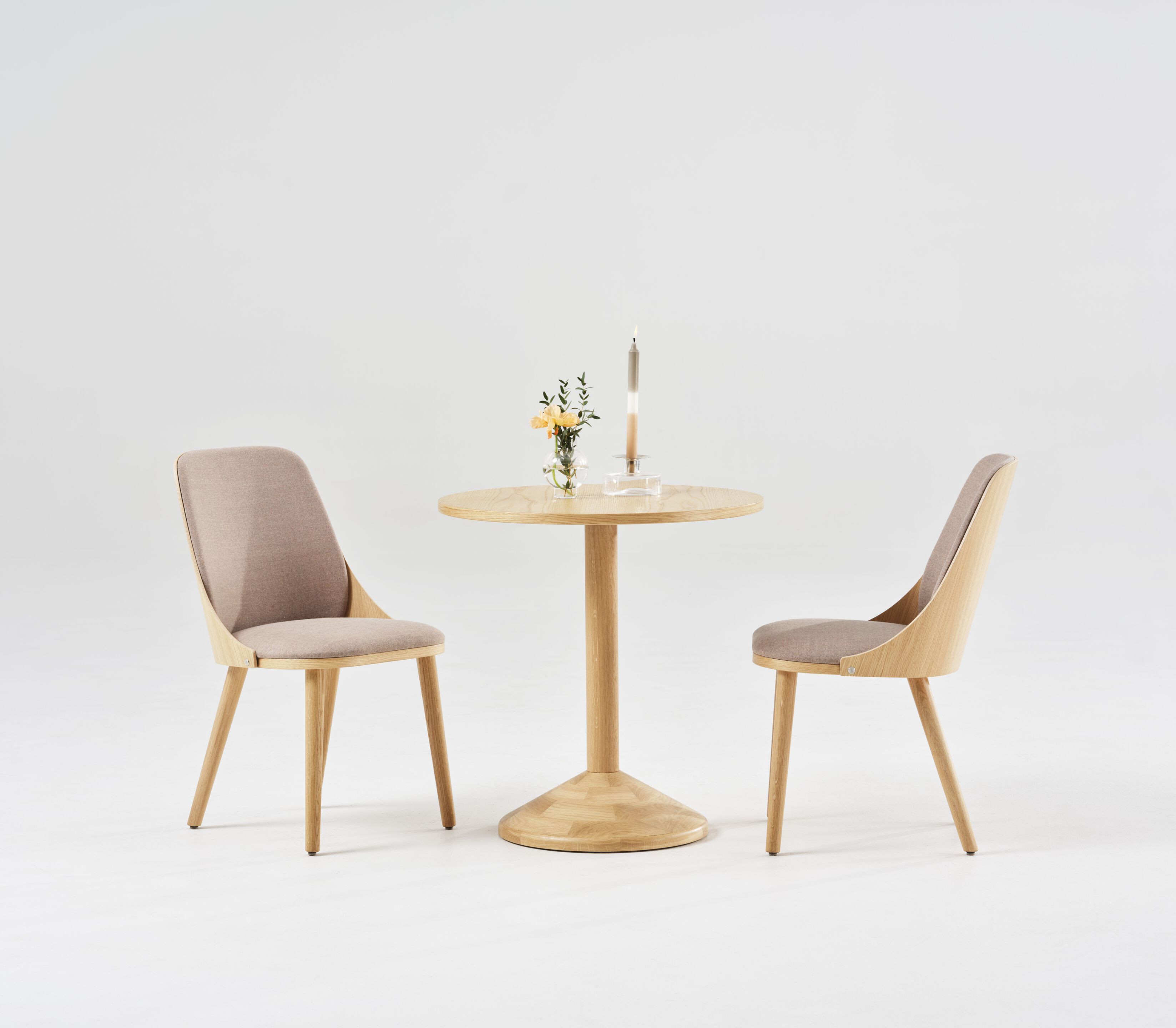 Стул с мягким сиденьем с подлокотниками Karl Andersson Sander ARCH-00057109