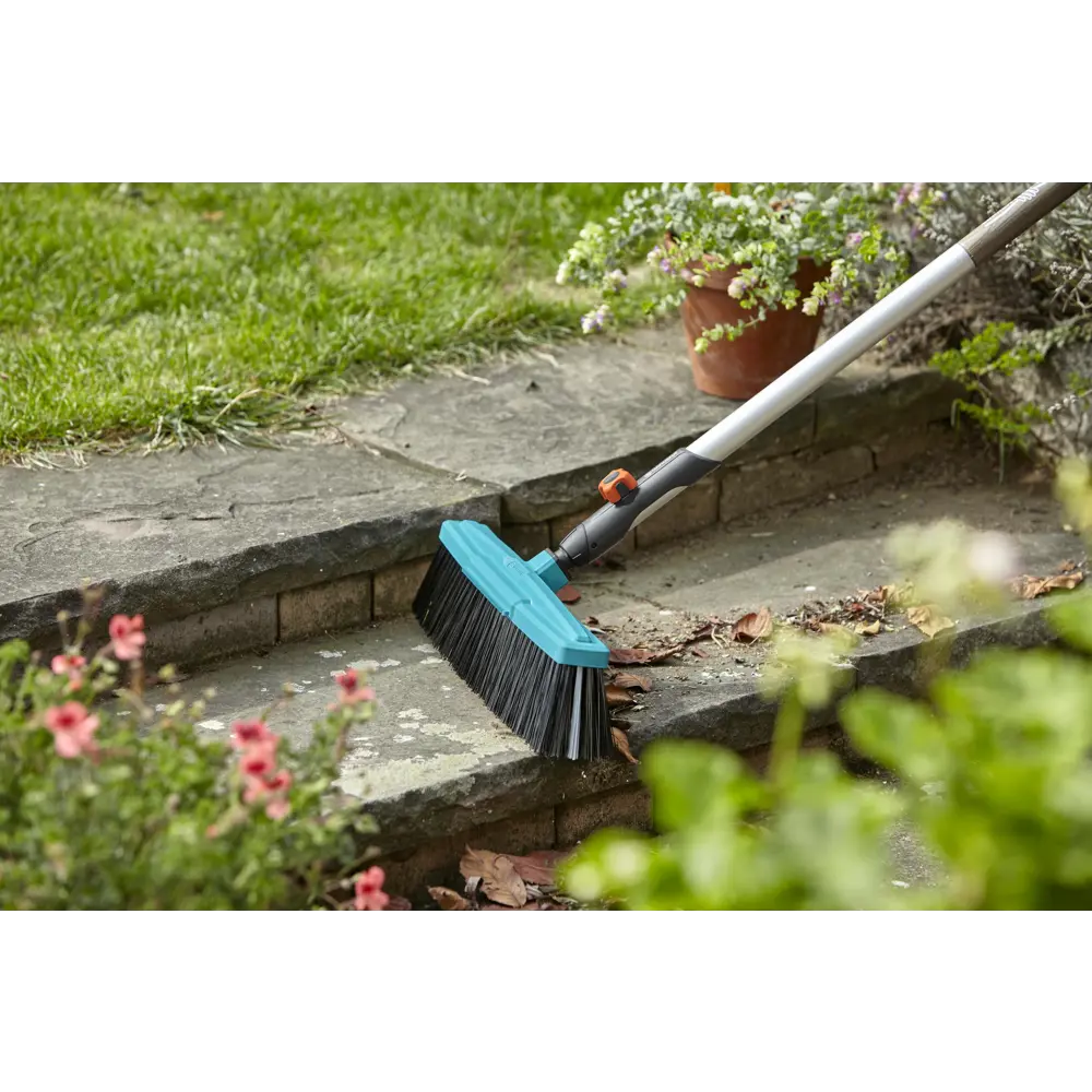 Набор Gardena: щетка и щелевая щетка с черенком 130 см STLM-2091162 - Вид №2