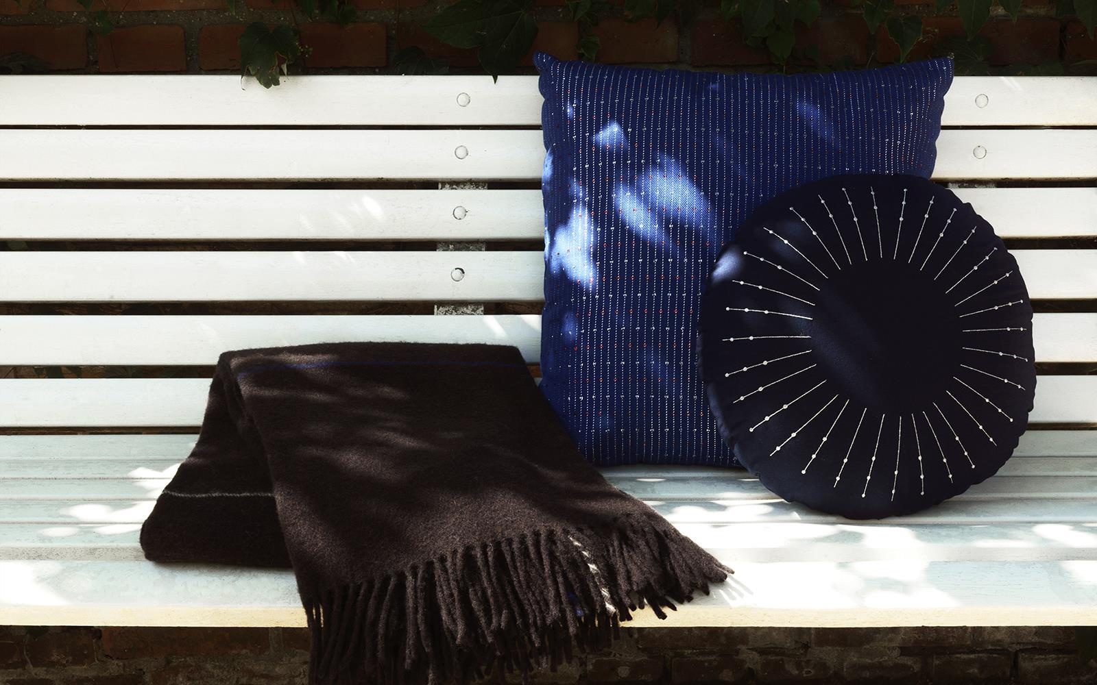 5000530 Подушка Fairy Lights Ø 40 см Midnight Blue Normann Copenhagen  - Вид №1