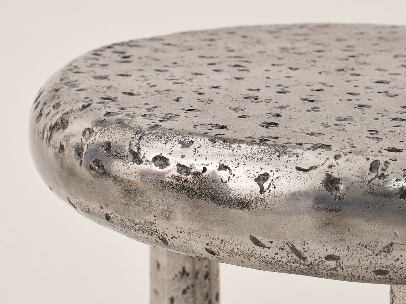 Круглый алюминиевый журнальный столик LO Contemporary CRATER ARCH-00035319 - Вид №7