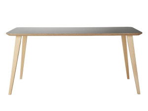 Деревянный прямоугольный стол