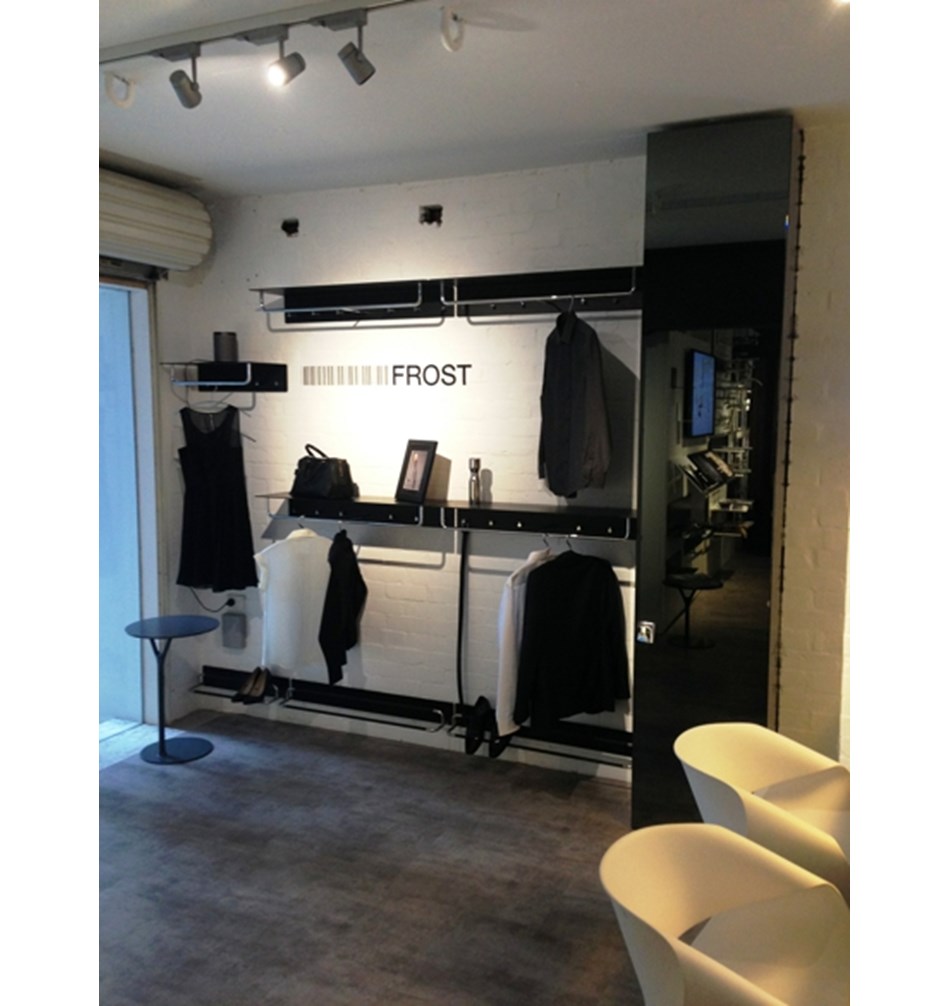 FROST Вешалка для верхней одежды UNU 600 » черная / полированная Алюминий / нержавеющая сталь Черный / полированный U4003-B  - Вид №5